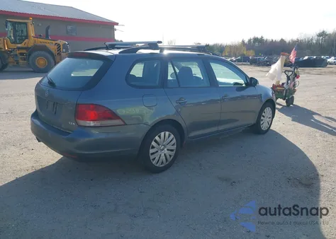 2010 Volkswagen Jetta S из США, поврежденный, VIN 3VWKZ7AJ0AM667497